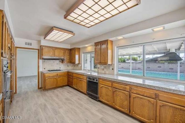 1558 Dover Avenue, Thousand Oaks, CA 91360