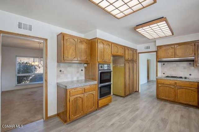 1558 Dover Avenue, Thousand Oaks, CA 91360