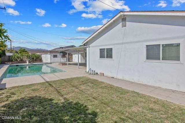 1558 Dover Avenue, Thousand Oaks, CA 91360