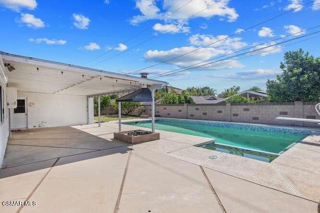 1558 Dover Avenue, Thousand Oaks, CA 91360