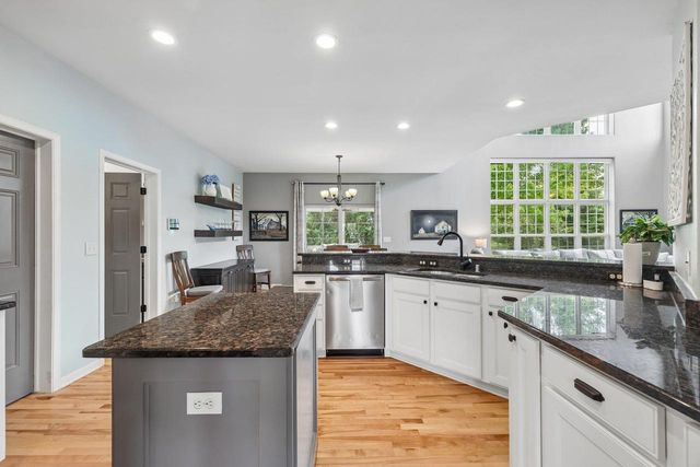 261 Ridgeway Path, Oconomowoc, WI 53066