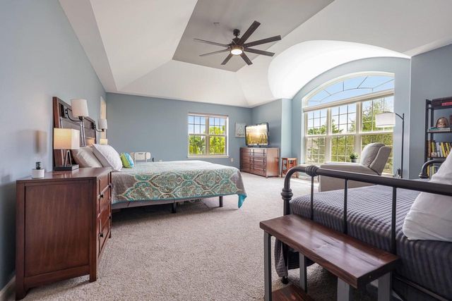 261 Ridgeway Path, Oconomowoc, WI 53066
