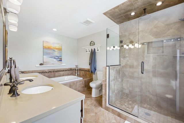 261 Ridgeway Path, Oconomowoc, WI 53066