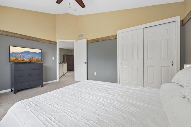 261 Ridgeway Path, Oconomowoc, WI 53066