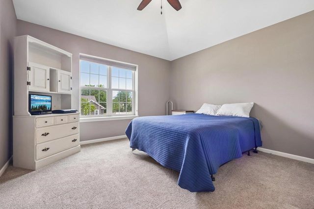 261 Ridgeway Path, Oconomowoc, WI 53066