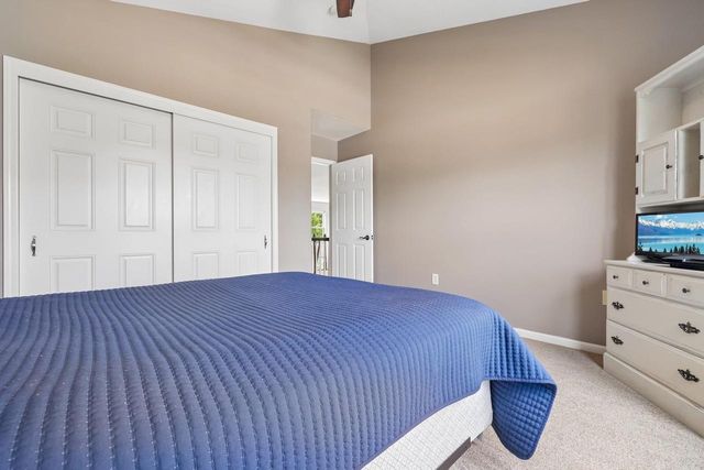 261 Ridgeway Path, Oconomowoc, WI 53066