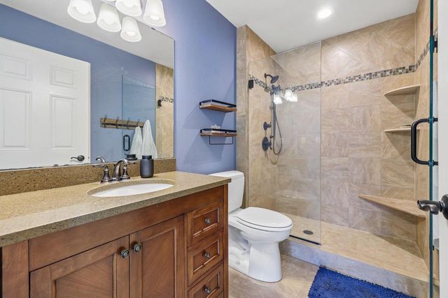 261 Ridgeway Path, Oconomowoc, WI 53066