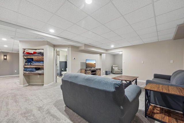 261 Ridgeway Path, Oconomowoc, WI 53066