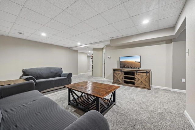 261 Ridgeway Path, Oconomowoc, WI 53066