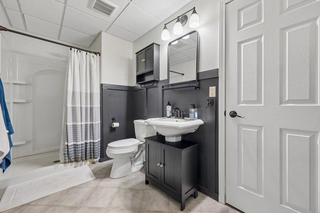 261 Ridgeway Path, Oconomowoc, WI 53066