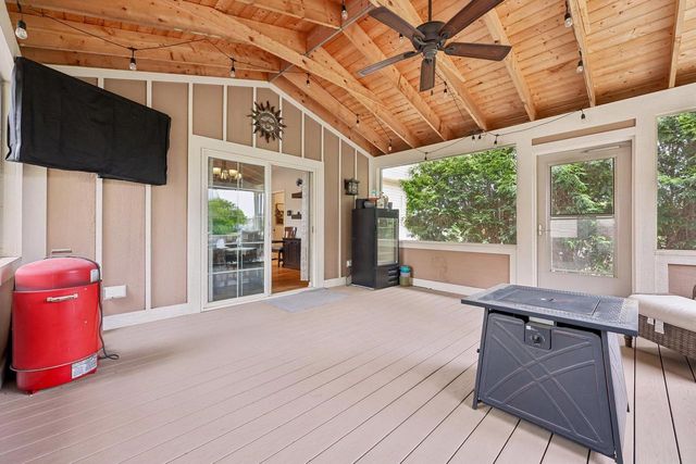 261 Ridgeway Path, Oconomowoc, WI 53066