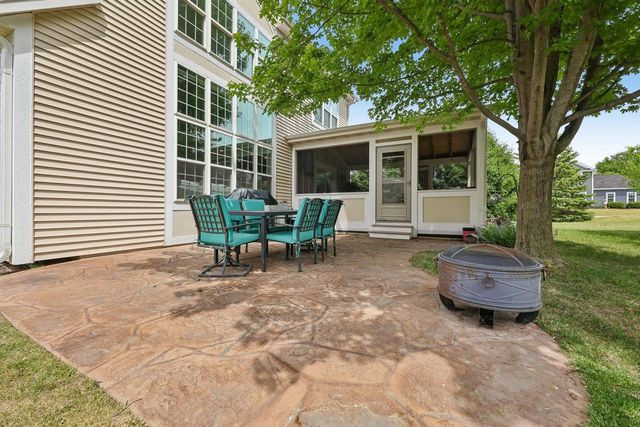261 Ridgeway Path, Oconomowoc, WI 53066