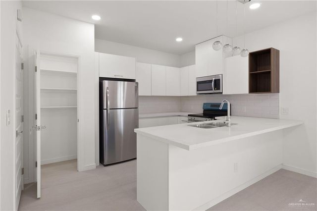 901 E Yuma Avenue 1002, Mcallen, TX 78503