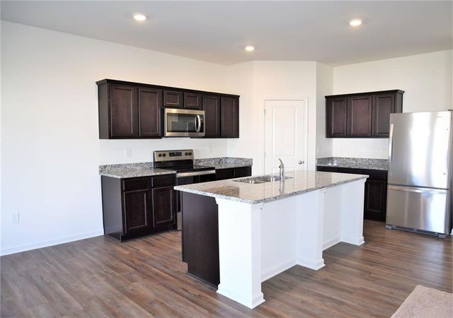 4374 Kendrick Circle, Loganville, GA 30052