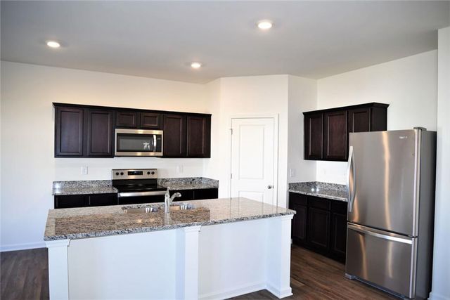 4374 Kendrick Circle, Loganville, GA 30052