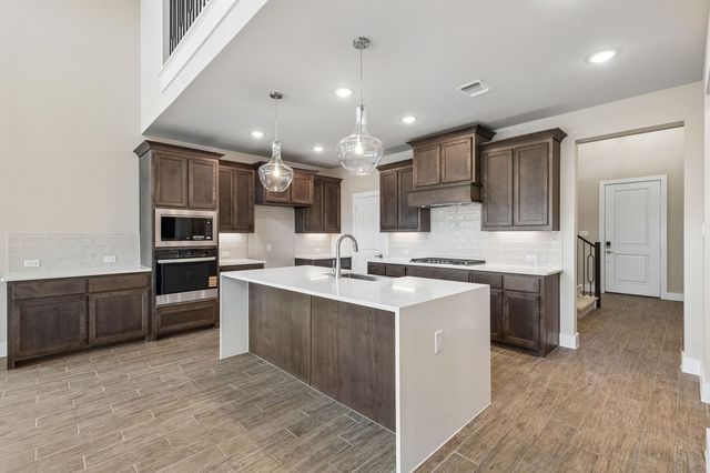 1011 Goldenrod Drive, Justin, TX 76247