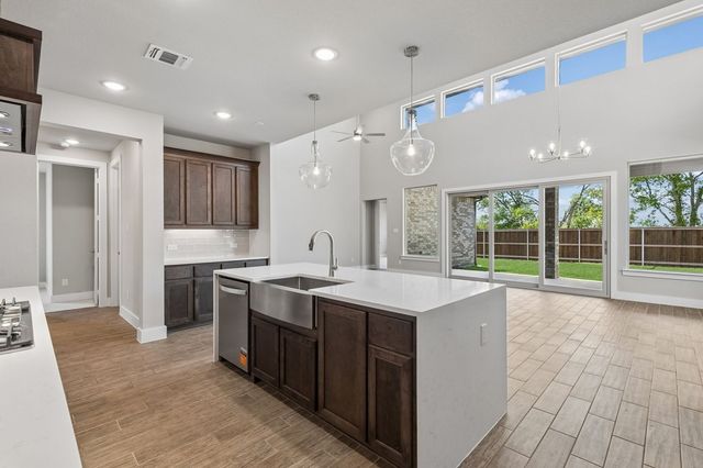 1011 Goldenrod Drive, Justin, TX 76247