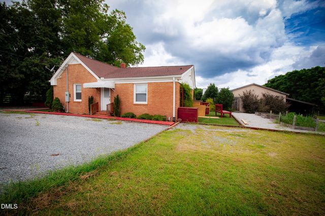1520 Old Barbour Road, Benson, NC 27504