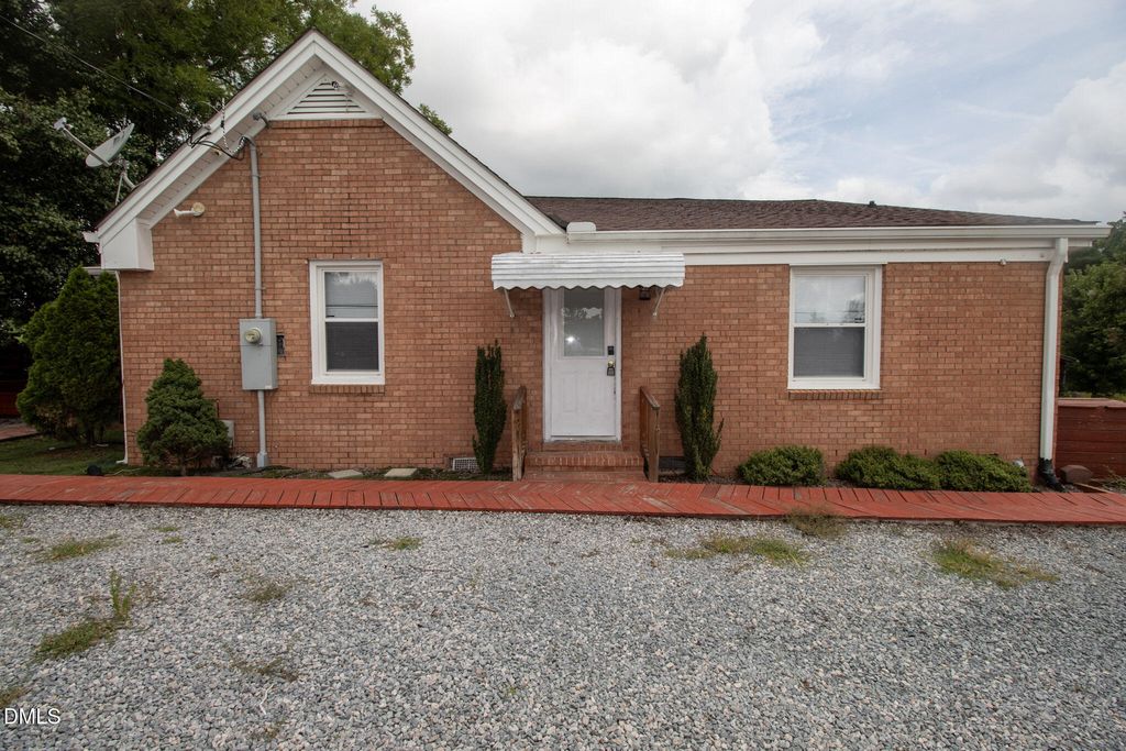 1520 Old Barbour Road, Benson, NC 27504