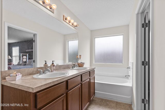 11779 BLUEBERRY Lane, Macclenny, FL 32063