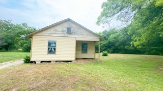 380 NE 3rd ST, Paris, TX 75460