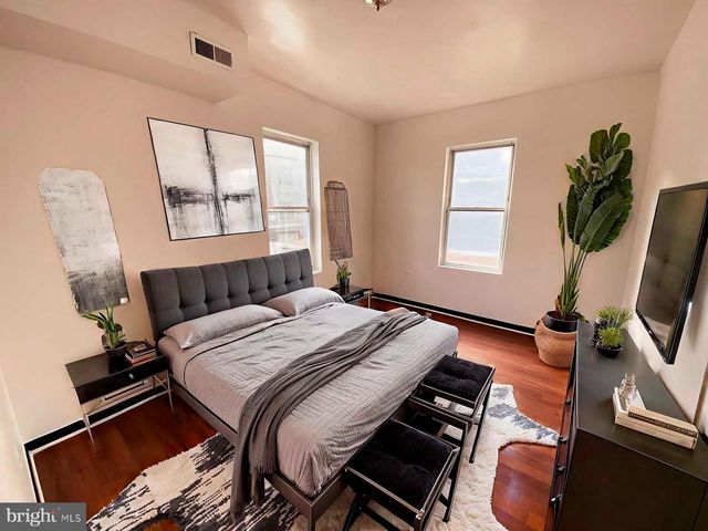 2108 S 7TH ST, Philadelphia, PA 19148