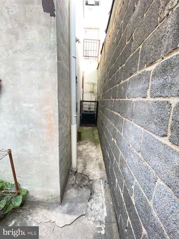 2108 S 7TH ST, Philadelphia, PA 19148