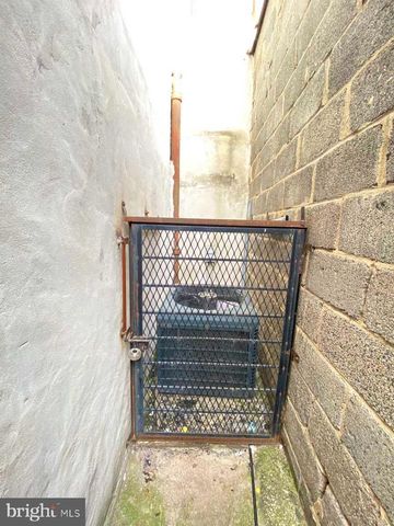 2108 S 7TH ST, Philadelphia, PA 19148