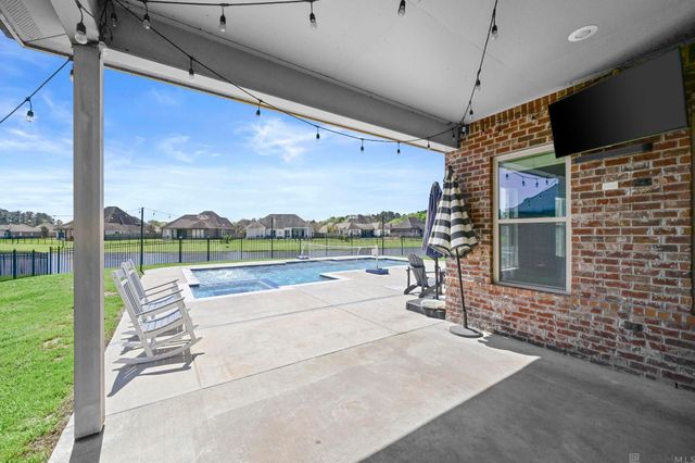 16054 Greycliff Ave, Pride, LA 70770