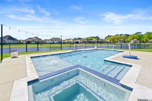 16054 Greycliff Ave, Pride, LA 70770