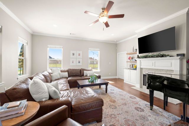 16054 Greycliff Ave, Pride, LA 70770