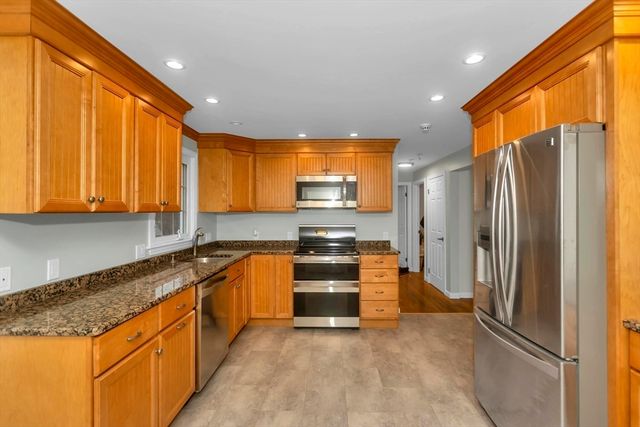 192 Gardens Dr, Springfield, MA 01119