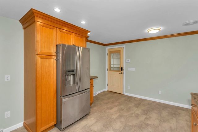 192 Gardens Dr, Springfield, MA 01119