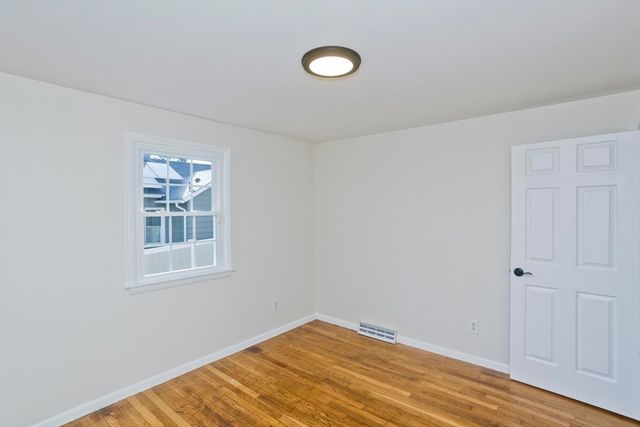 192 Gardens Dr, Springfield, MA 01119