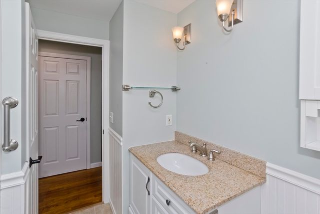 192 Gardens Dr, Springfield, MA 01119