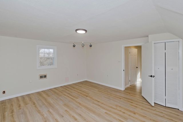 192 Gardens Dr, Springfield, MA 01119