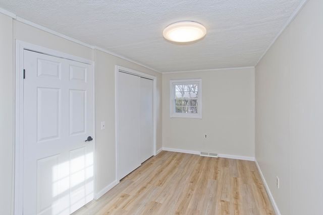 192 Gardens Dr, Springfield, MA 01119