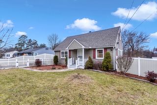 192 Gardens Dr, Springfield, MA 01119