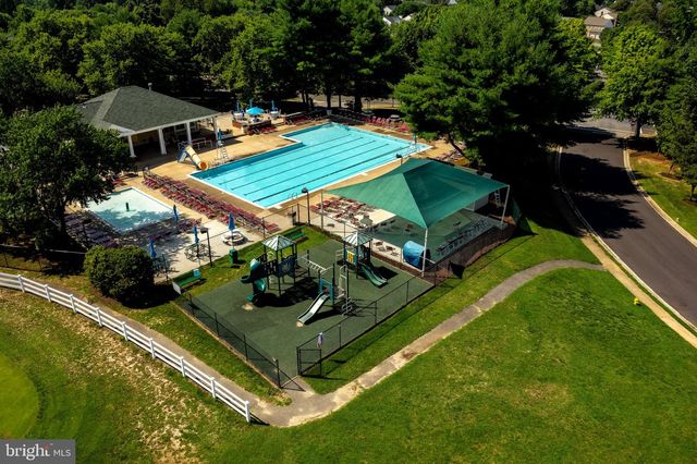 2404 SHADYWOOD CIR, Crofton, MD 21114