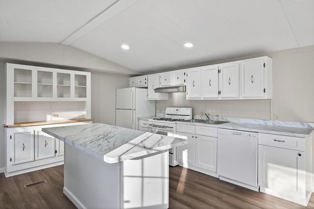 1213 96th Lane NE, Blaine, MN 55434