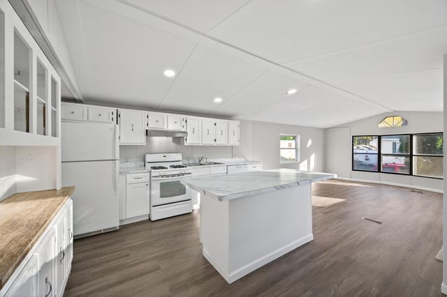 1213 96th Lane NE, Blaine, MN 55434