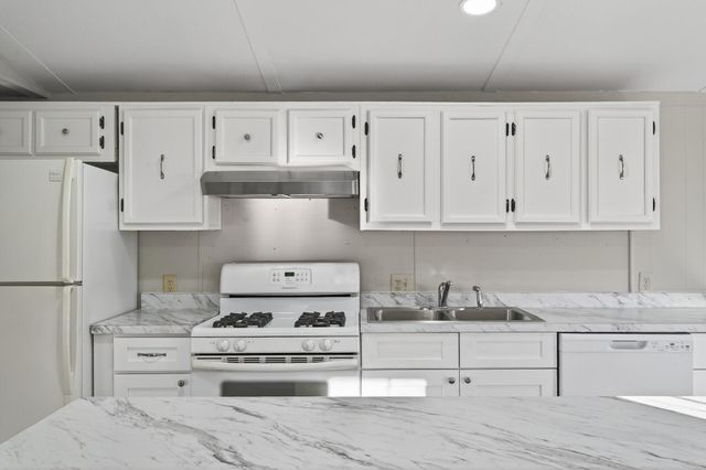 1213 96th Lane NE, Blaine, MN 55434