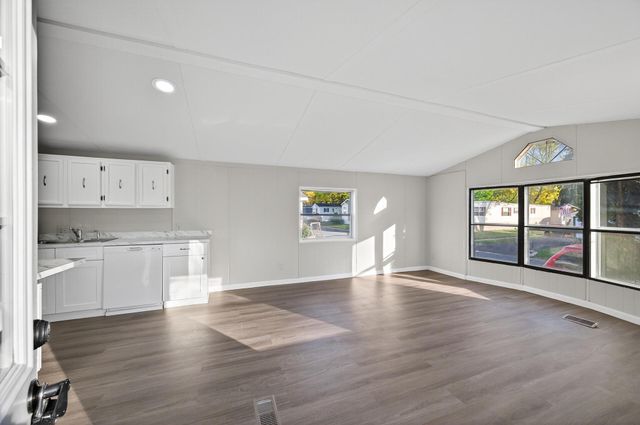 1213 96th Lane NE, Blaine, MN 55434