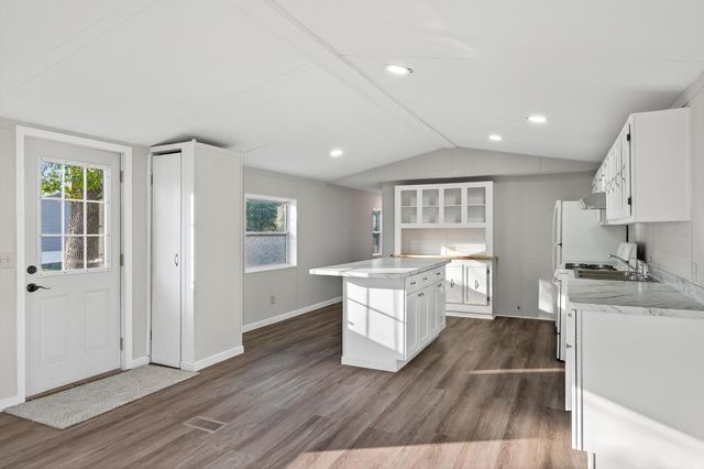 1213 96th Lane NE, Blaine, MN 55434