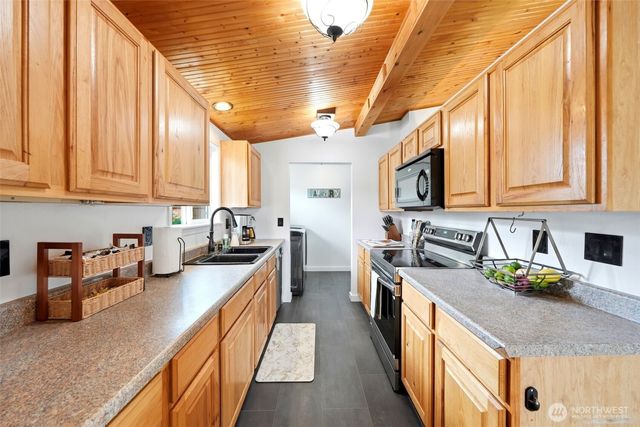 705 E Stanley Place, Granite Falls, WA 98252