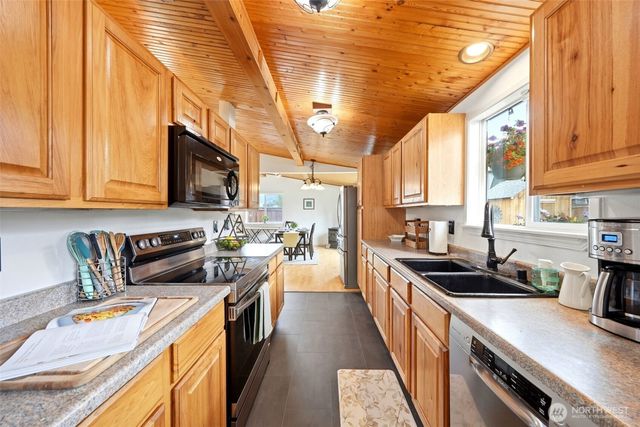 705 E Stanley Place, Granite Falls, WA 98252