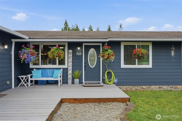 705 E Stanley Place, Granite Falls, WA 98252