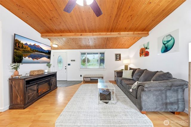 705 E Stanley Place, Granite Falls, WA 98252
