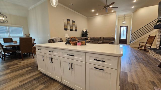 2712 Eden Hills Lane, Jonesboro, AR 72405