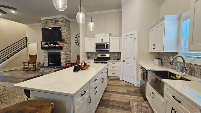 2712 Eden Hills Lane, Jonesboro, AR 72405
